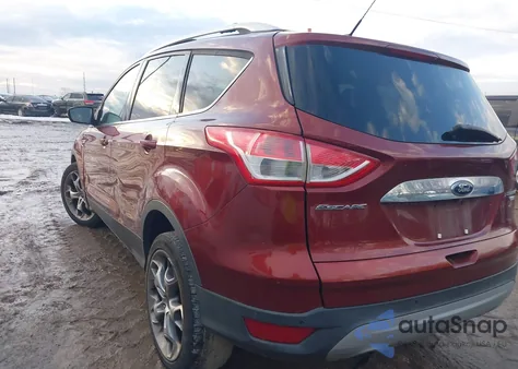 2014 Ford Escape Titanium z USA, uszkodzony, nr VIN 1FMCU9J96EUA01698